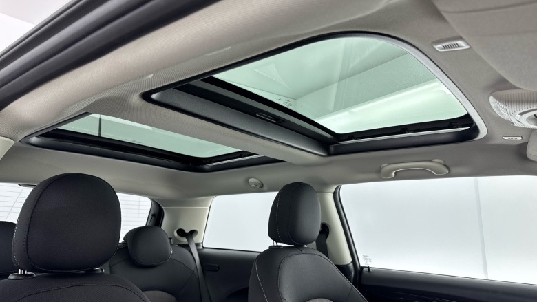 MINI Hatchback 1.5 Cooper Classic 3dr Auto Petrol Hatchback